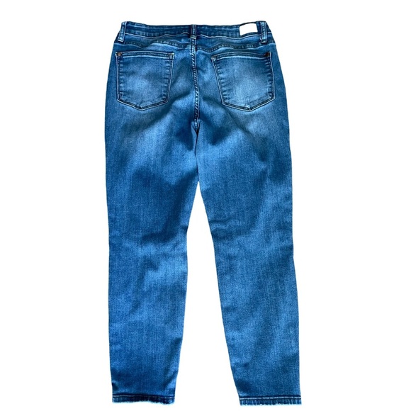 Judy Blue Relaxed Fit Distressed Blue Jeans. Size 32 - Picture 2 of 8